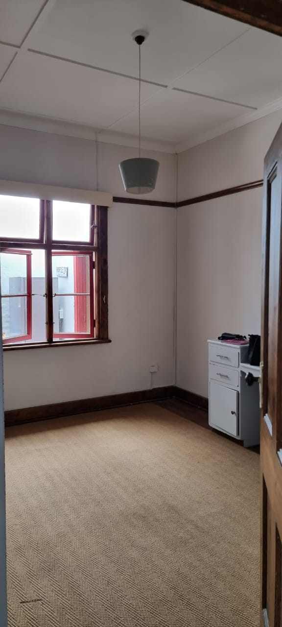 To Let 4 Bedroom Property for Rent in Berea Eastern Cape